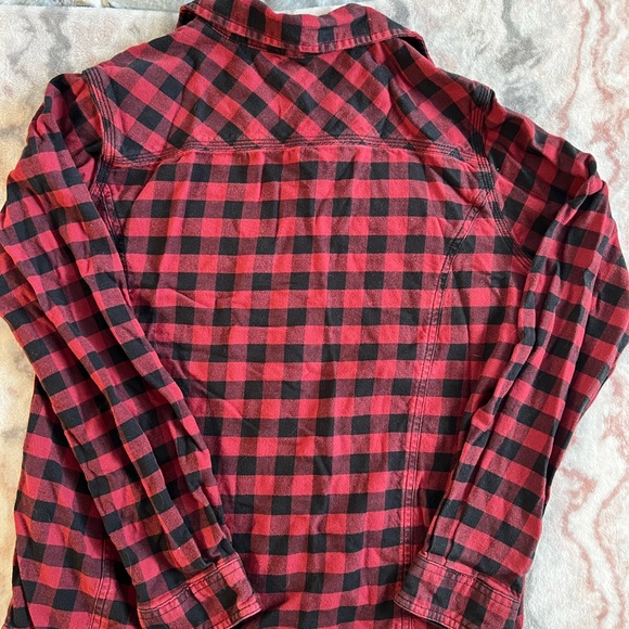 Carhartt Women’s Red and Black Plaid Flannel Medium Shirt - Picture 3 of 5